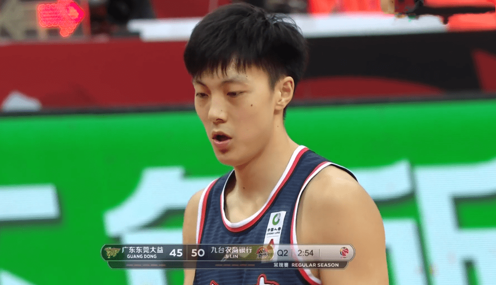 国王杯今晚再迎强敌，法兰克福手感冰凉，主帅态度——媒体盛赞，临场指挥获称赞的简单介绍