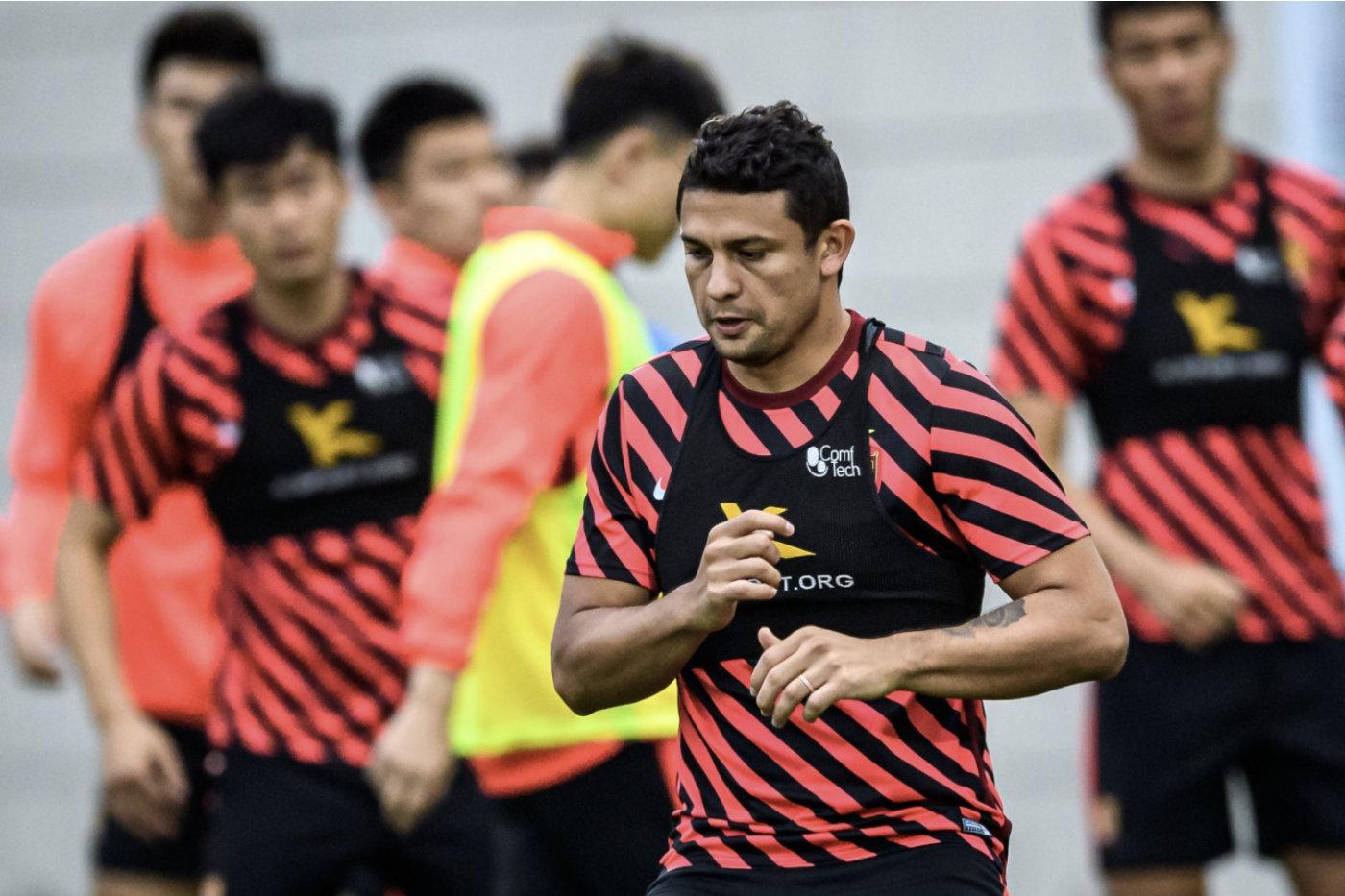 包含摩纳哥训练开放日;赛后临场应变引欢呼;中超在即;赛程密集仍需轮换的词条 包含摩纳哥训练开放日;赛后临场应变引欢呼;中超在即;赛程密集仍需轮换的词条