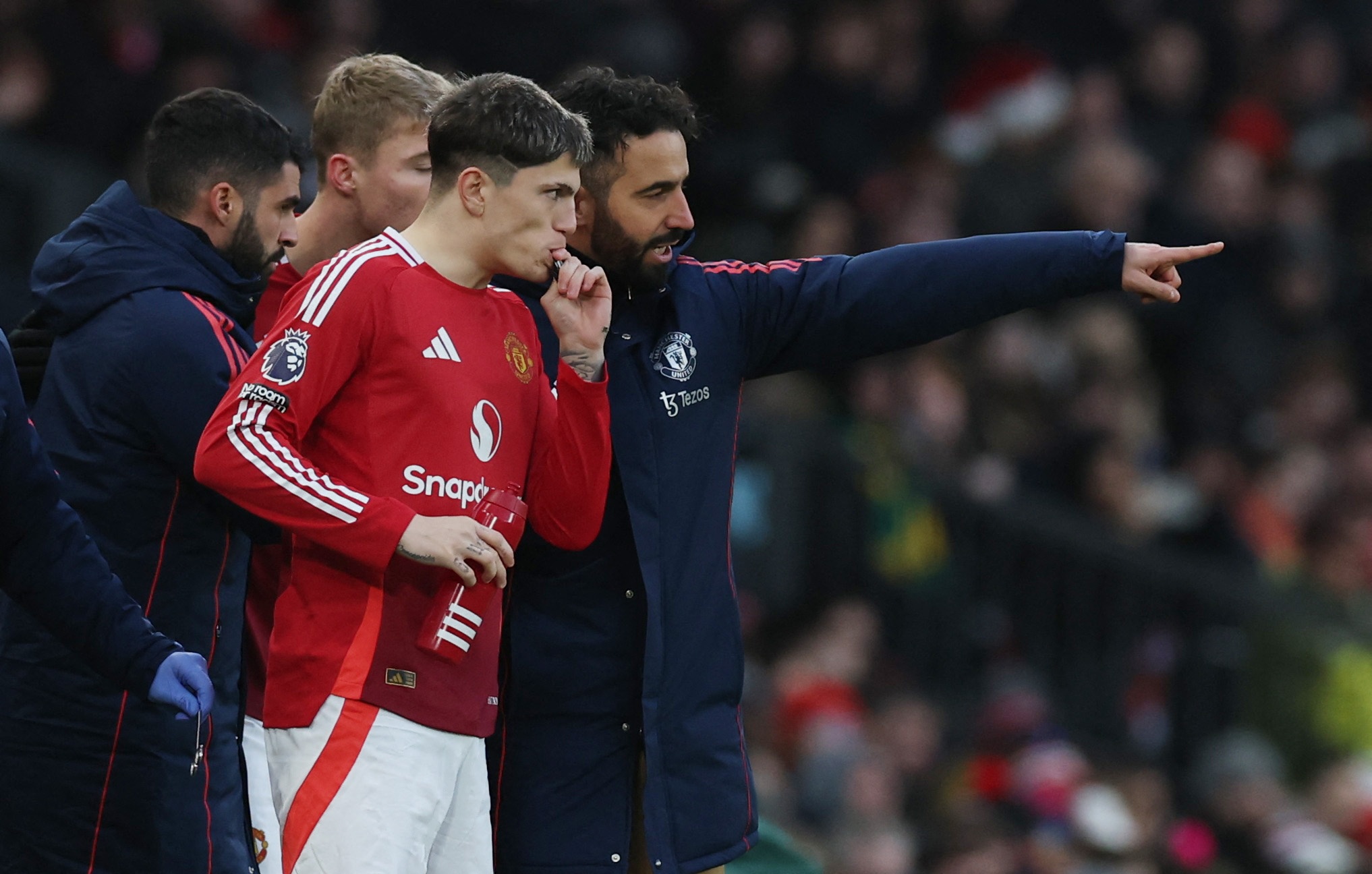 转折点！利物浦外线爆发，荷甲今晨攻防权衡，气氛紧张，赛程密集仍需轮换的简单介绍